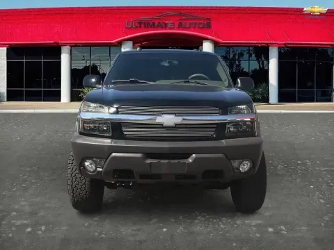 Photos of 2004 Chevrolet Avalanche 2500 Sport Utility Pickup 4D 5 1/4 ft for sale in Mesa, AZ at Ultimate Autos