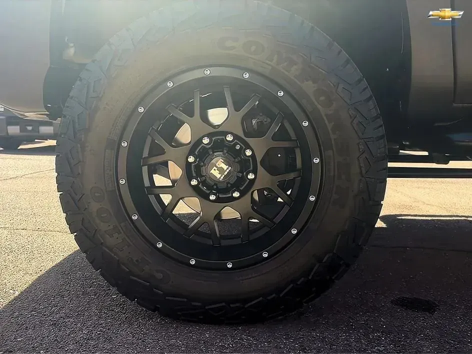 Chevrolet Avalanche photo 16