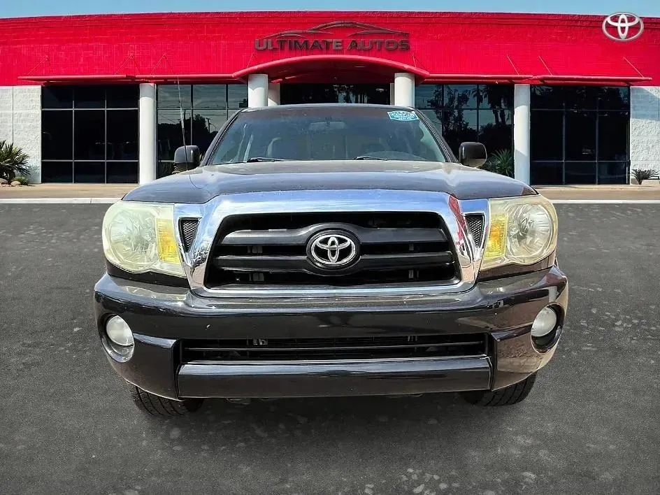 Toyota Tacoma photo 17