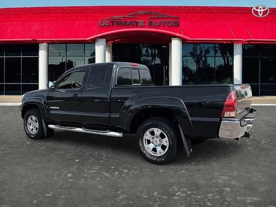 Toyota Tacoma photo 4