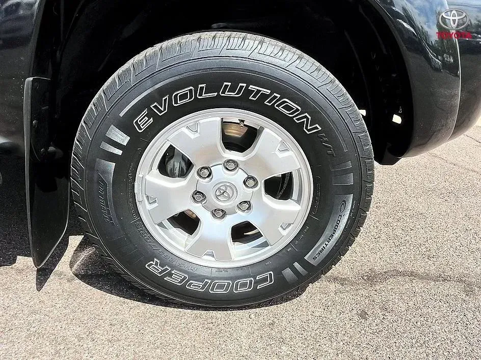 Toyota Tacoma photo 21