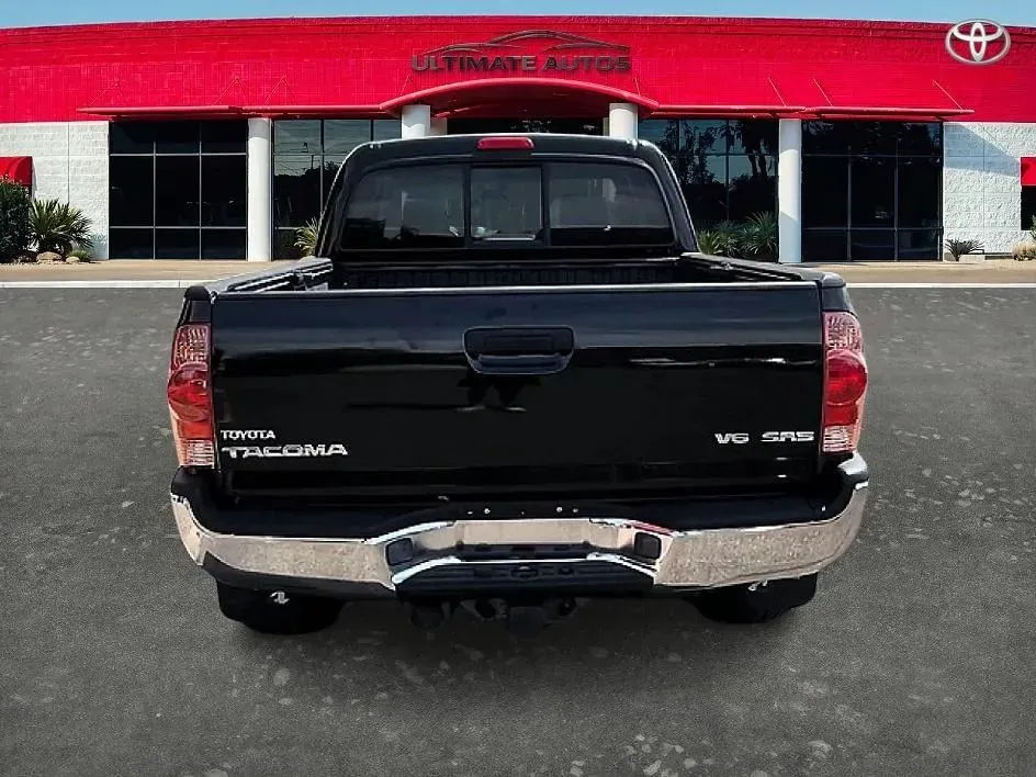 Toyota Tacoma photo 8