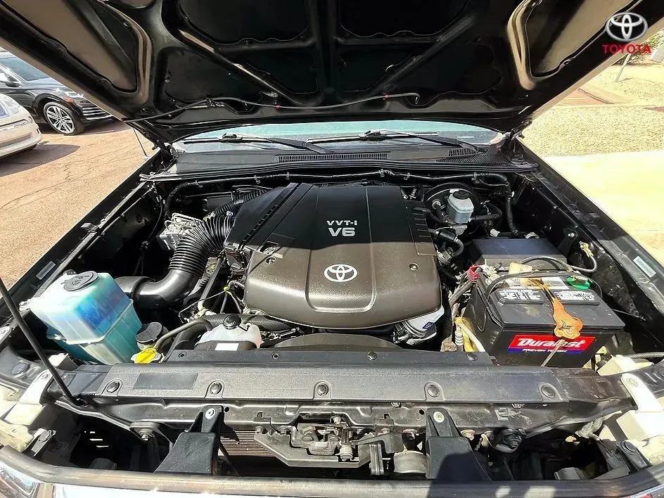 Toyota Tacoma photo 25