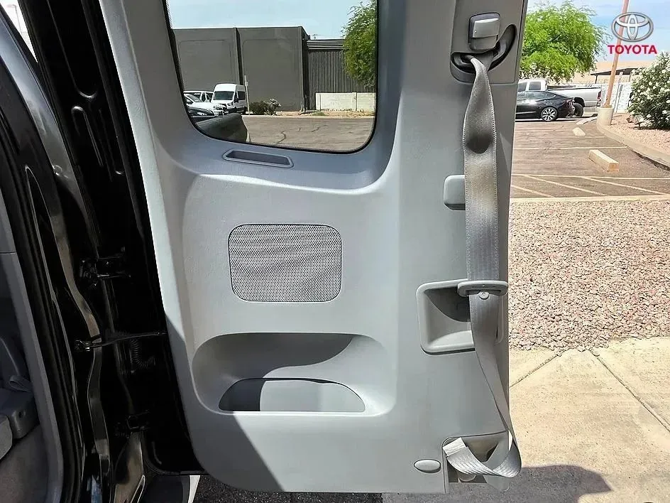 Toyota Tacoma photo 12