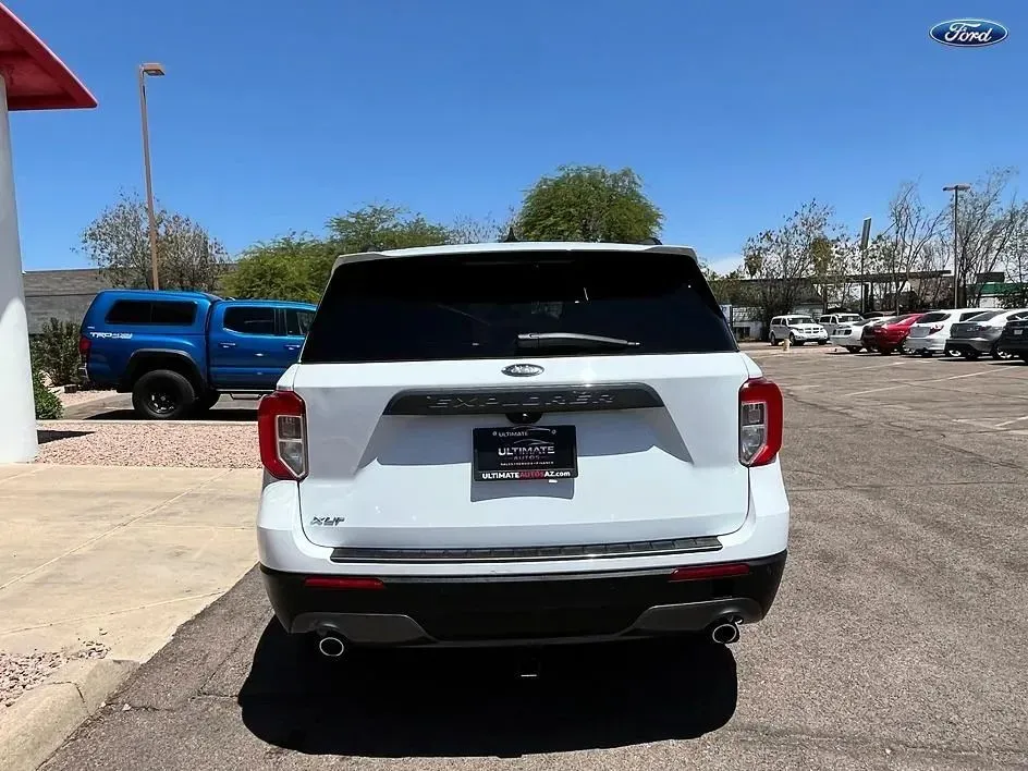 Ford Explorer photo 8