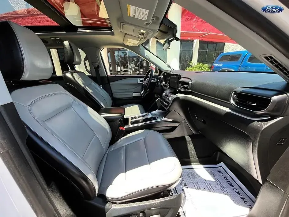 Ford Explorer photo 15