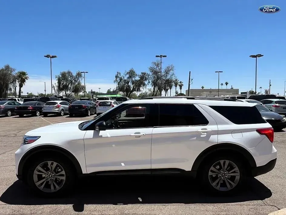 Ford Explorer photo 7