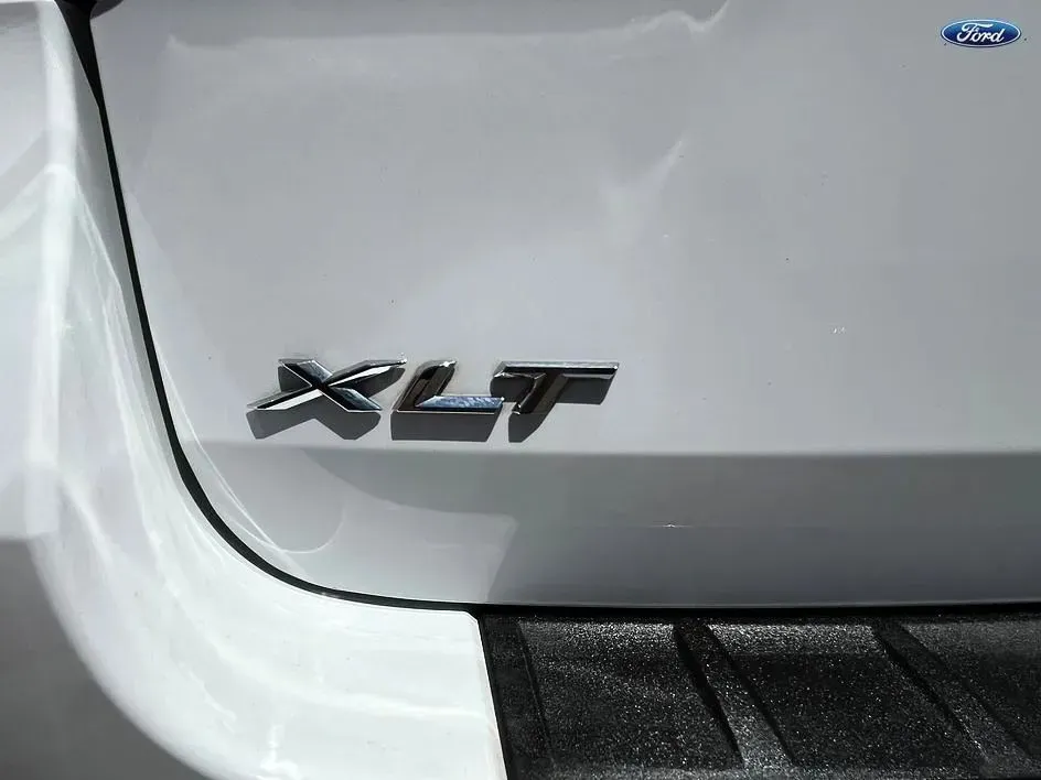 Ford Explorer photo 26