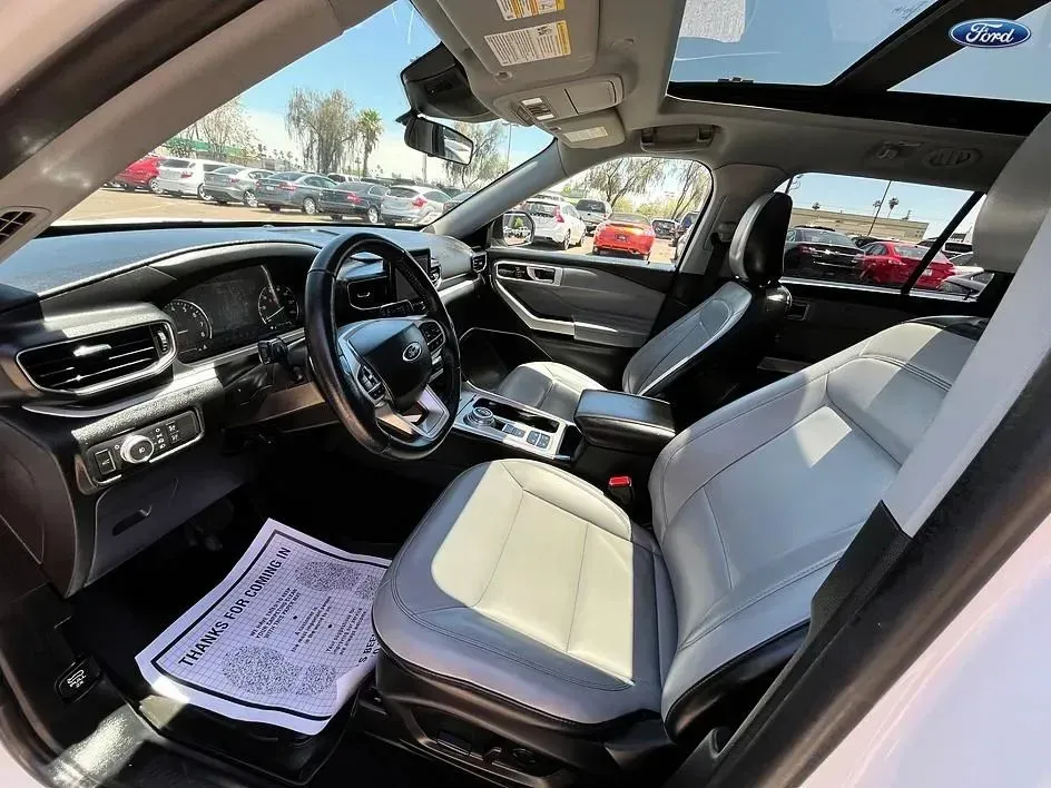 Ford Explorer photo 9