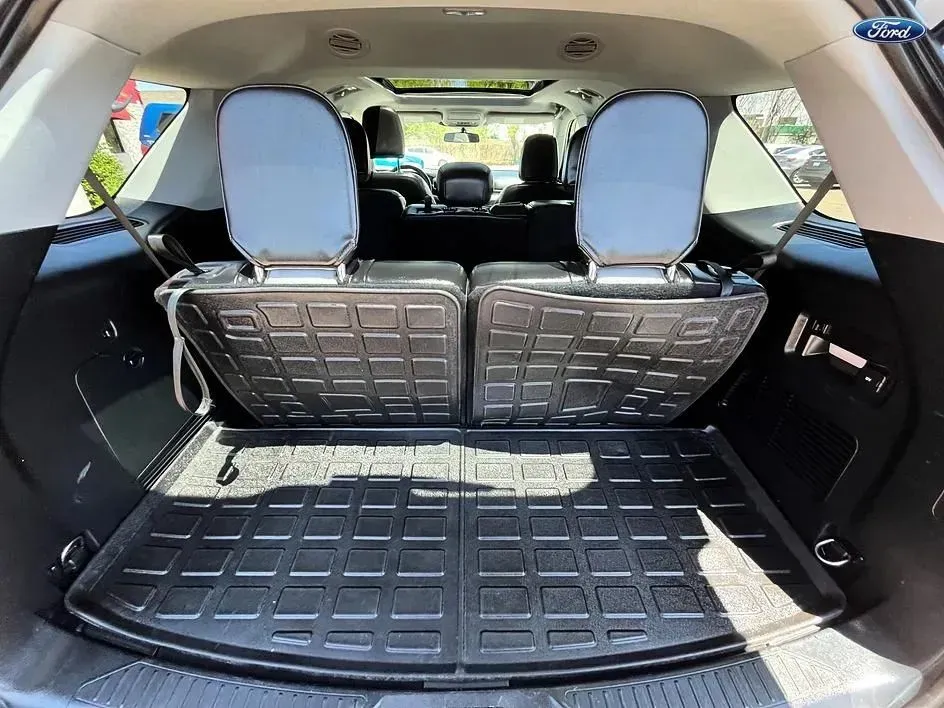 Ford Explorer photo 13