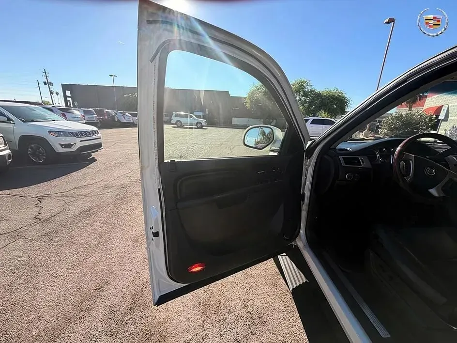 Cadillac Escalade photo 11