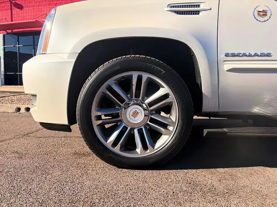 Cadillac Escalade photo 19
