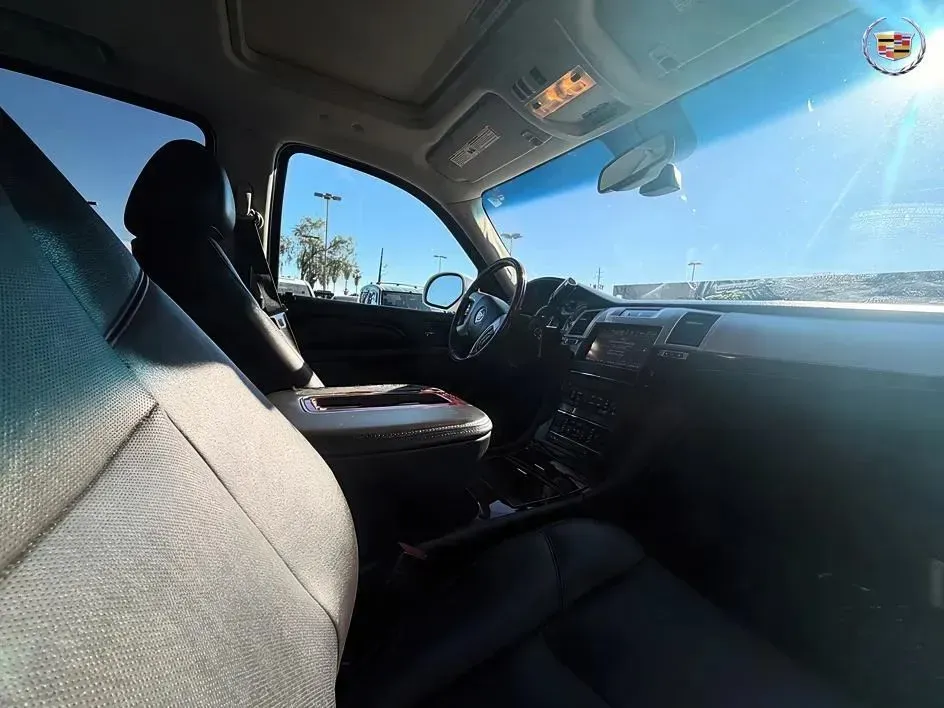 Cadillac Escalade photo 16