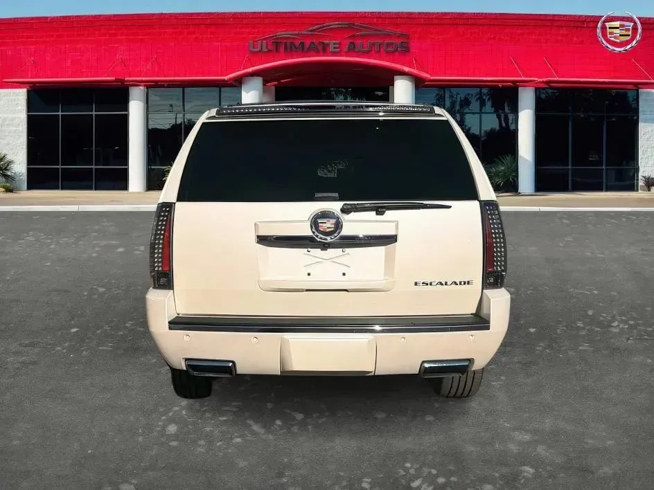 Cadillac Escalade photo 8