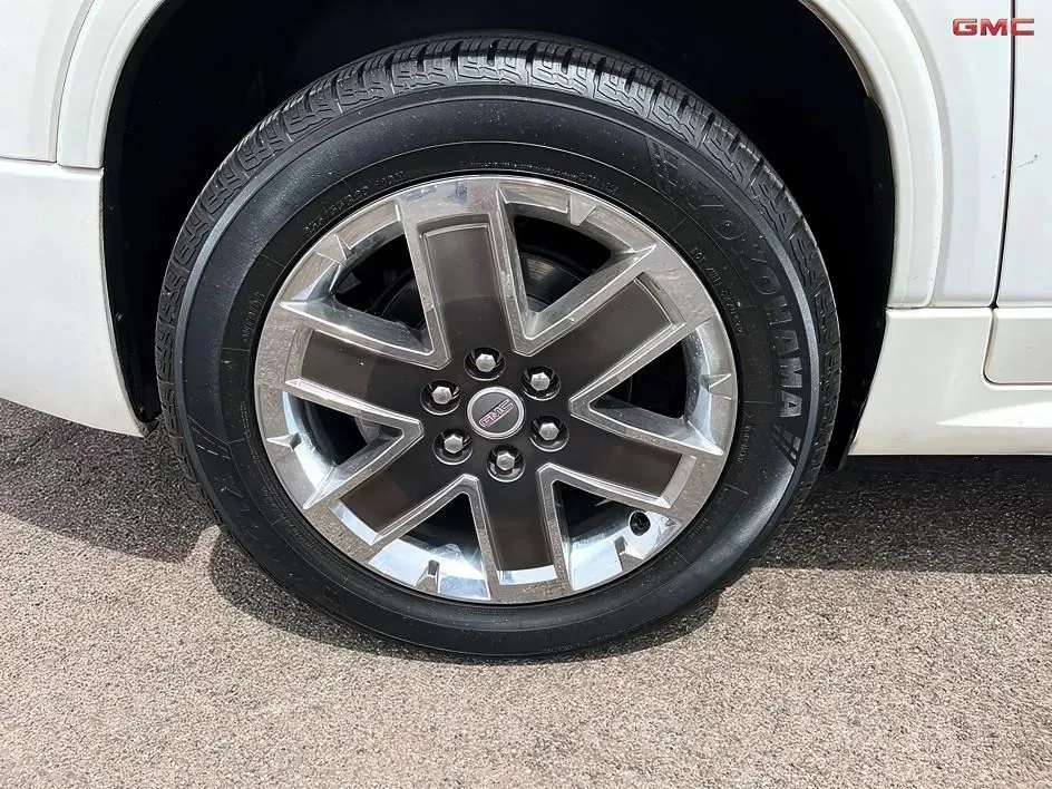 GMC Acadia photo 24
