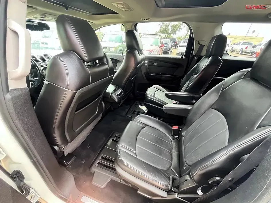 GMC Acadia photo 7