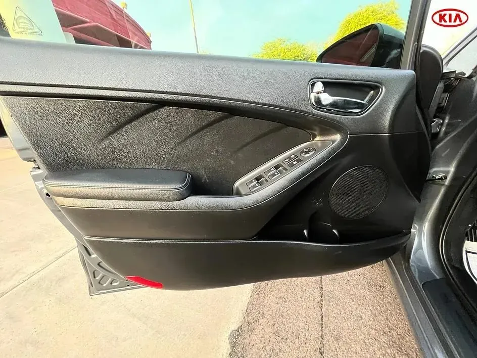 Kia Forte5 photo 8