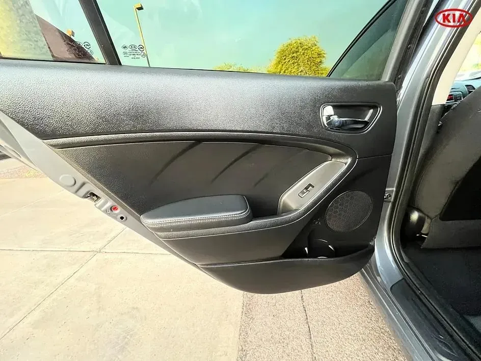 Kia Forte5 photo 12