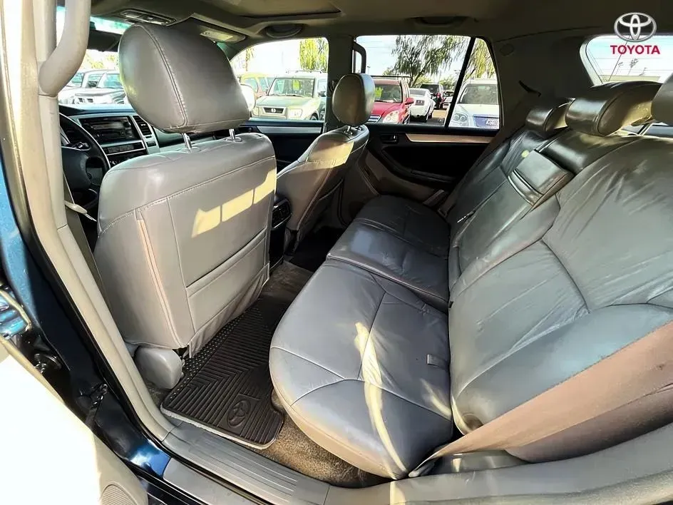 Toyota 4Runner photo 11
