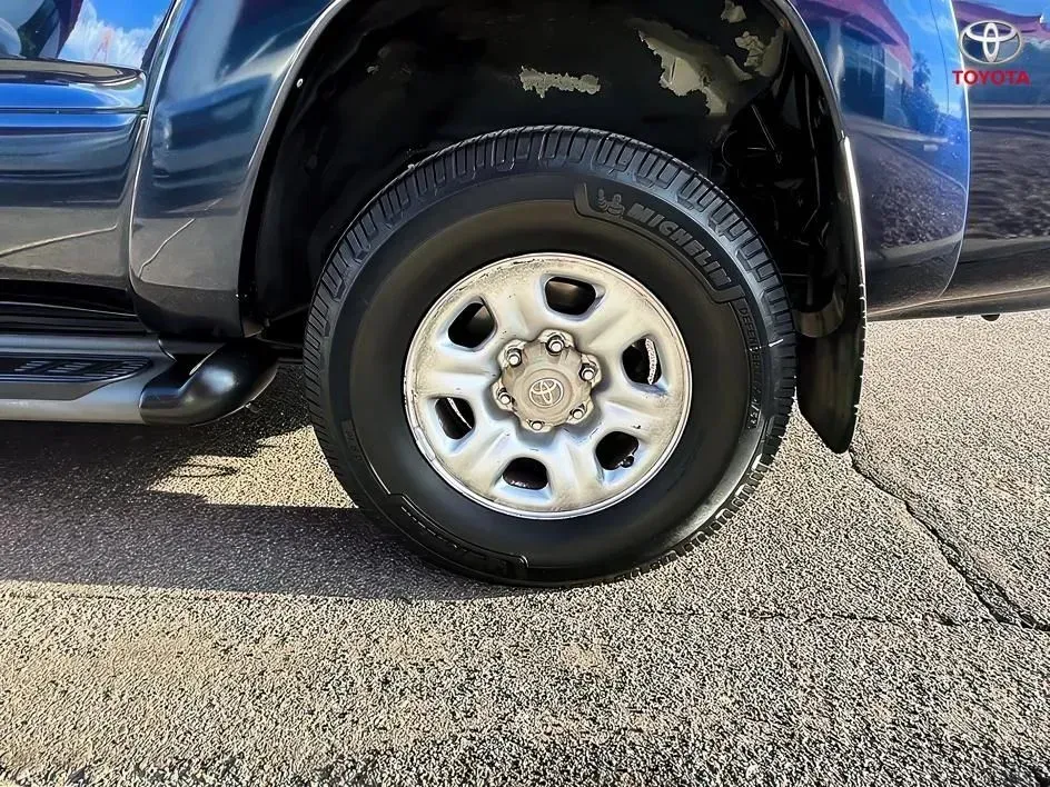 Toyota 4Runner photo 18