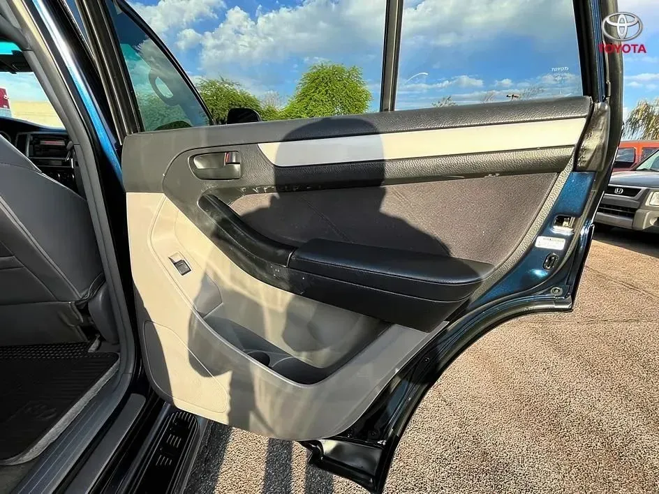 Toyota 4Runner photo 16