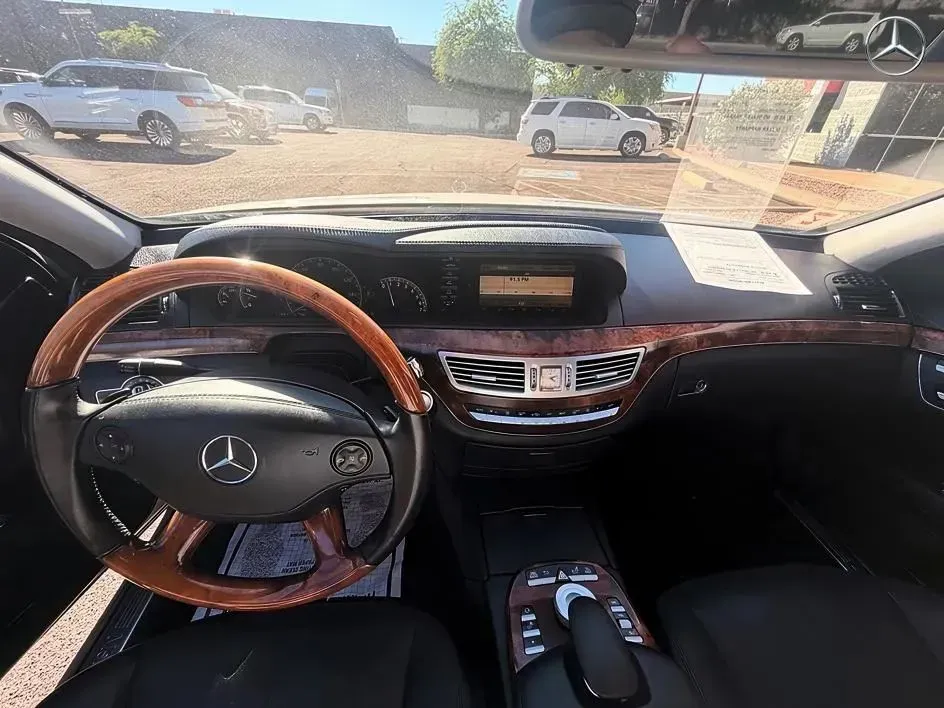 Mercedes-Benz S-Class photo 17
