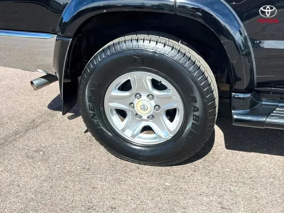 Toyota 4Runner photo 24
