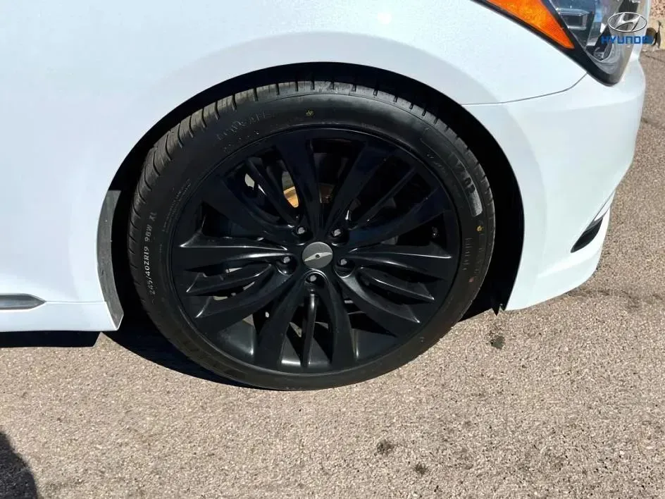Hyundai Genesis photo 22