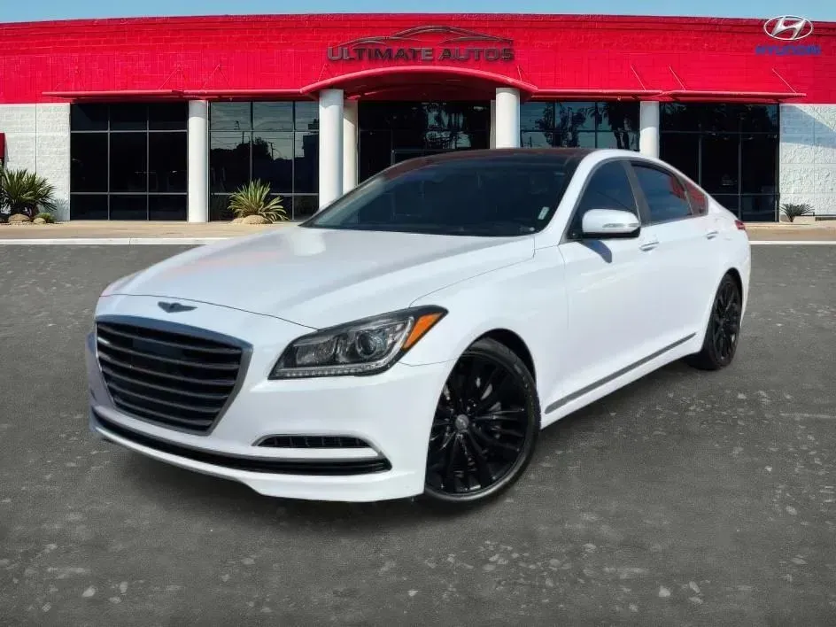 Hyundai Genesis photo 2