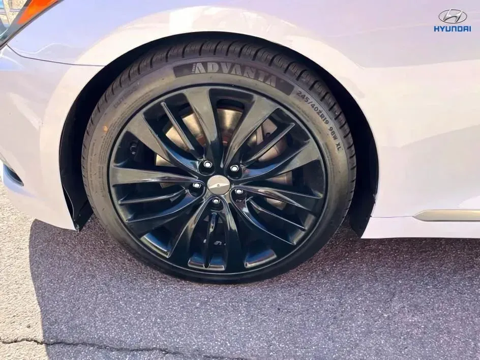 Hyundai Genesis photo 19