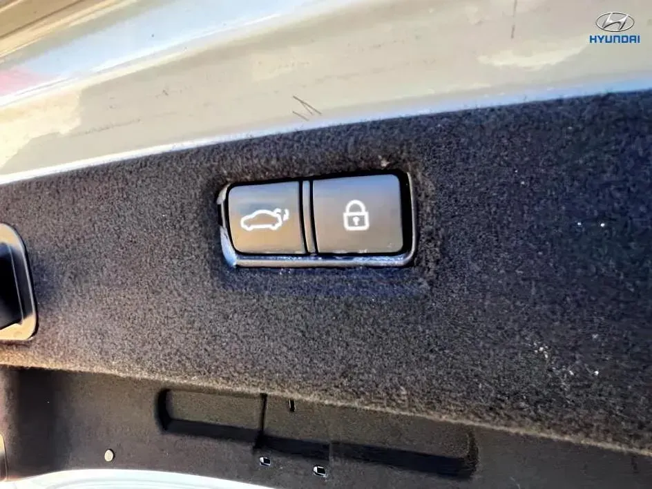 Hyundai Genesis photo 28