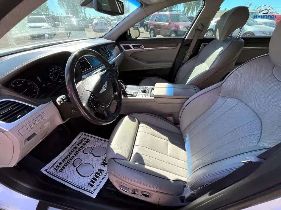 Hyundai Genesis photo 9