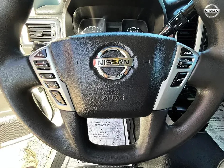 Nissan Titan photo 23