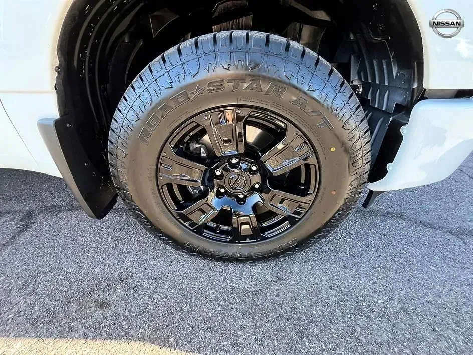 Nissan Titan photo 18