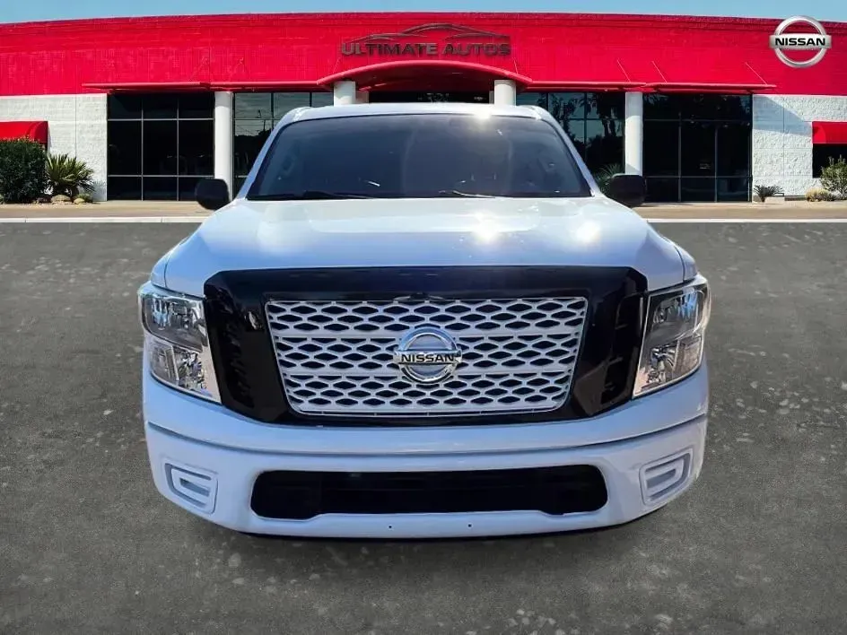 Nissan Titan photo 6