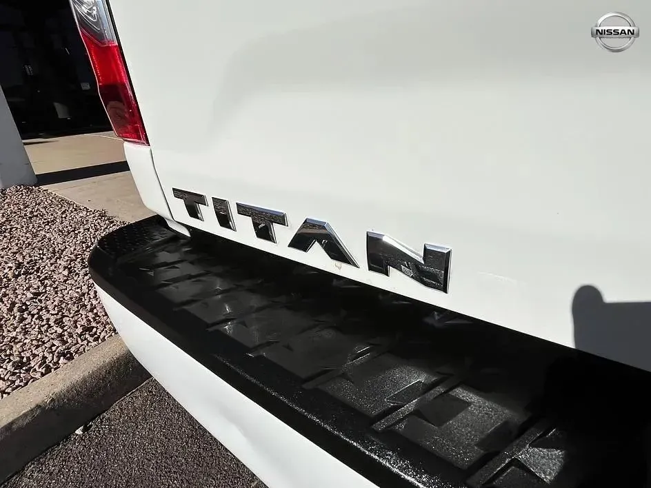 Nissan Titan photo 26