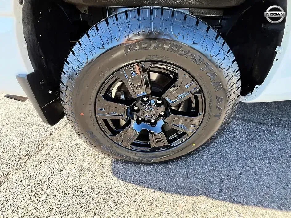 Nissan Titan photo 17