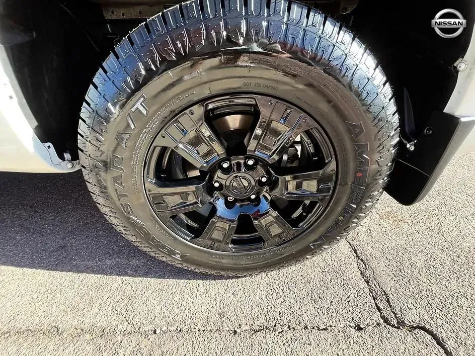 Nissan Titan photo 16