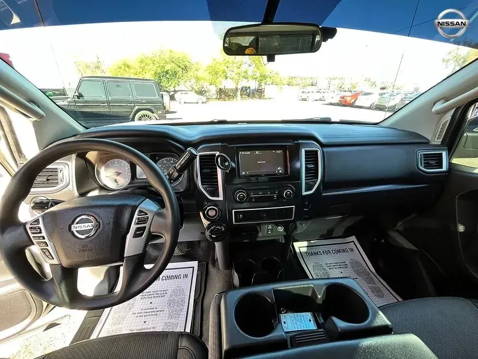 Nissan Titan photo 19