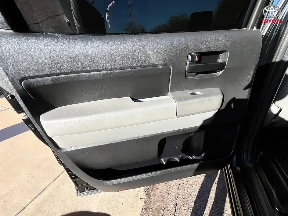Toyota Tundra photo 12