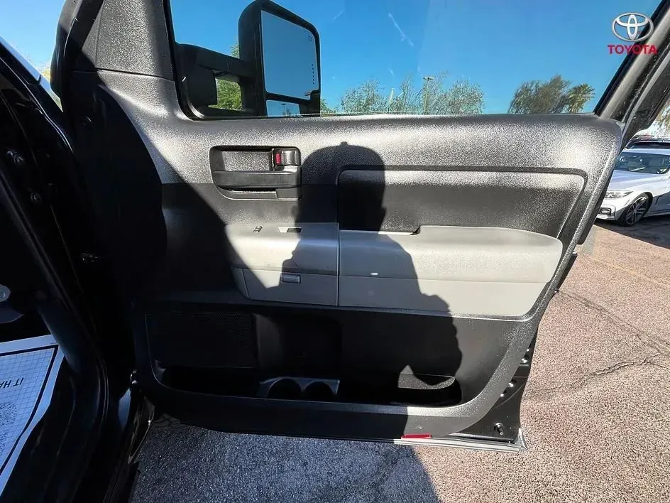Toyota Tundra photo 14