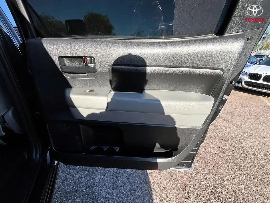 Toyota Tundra photo 16