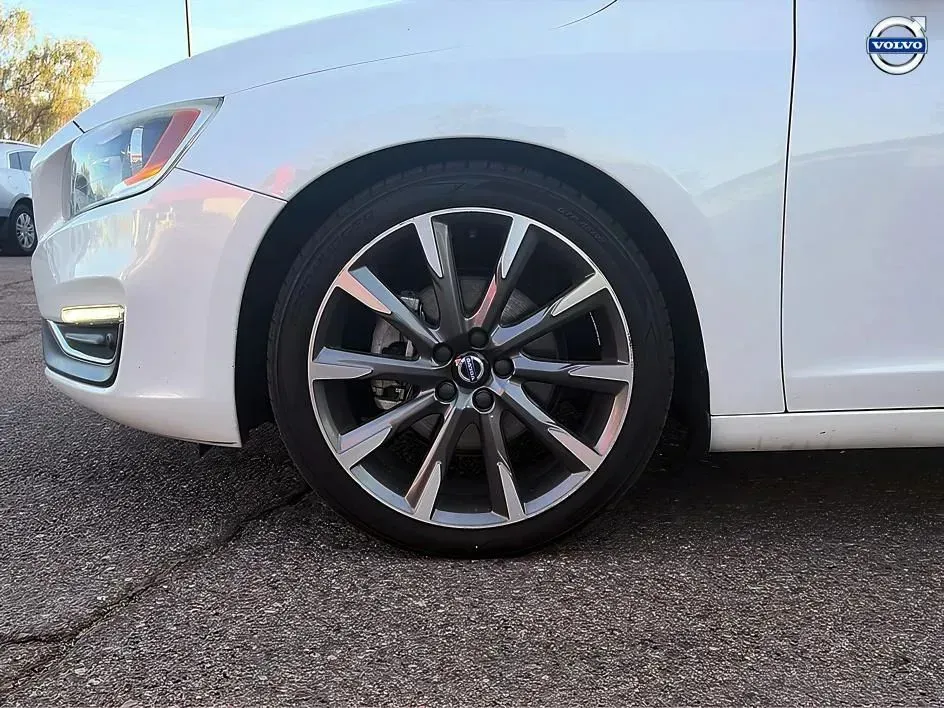 Volvo V60 photo 16