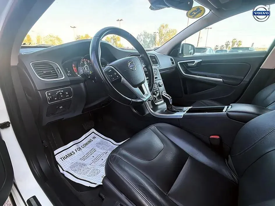 Volvo V60 photo 22