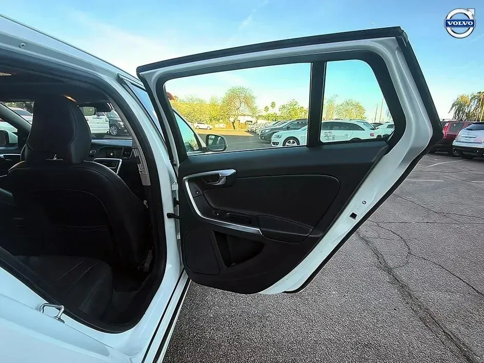 Volvo V60 photo 40