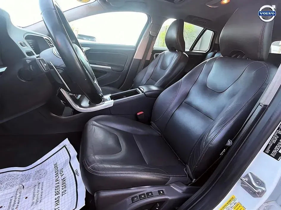 Volvo V60 photo 23
