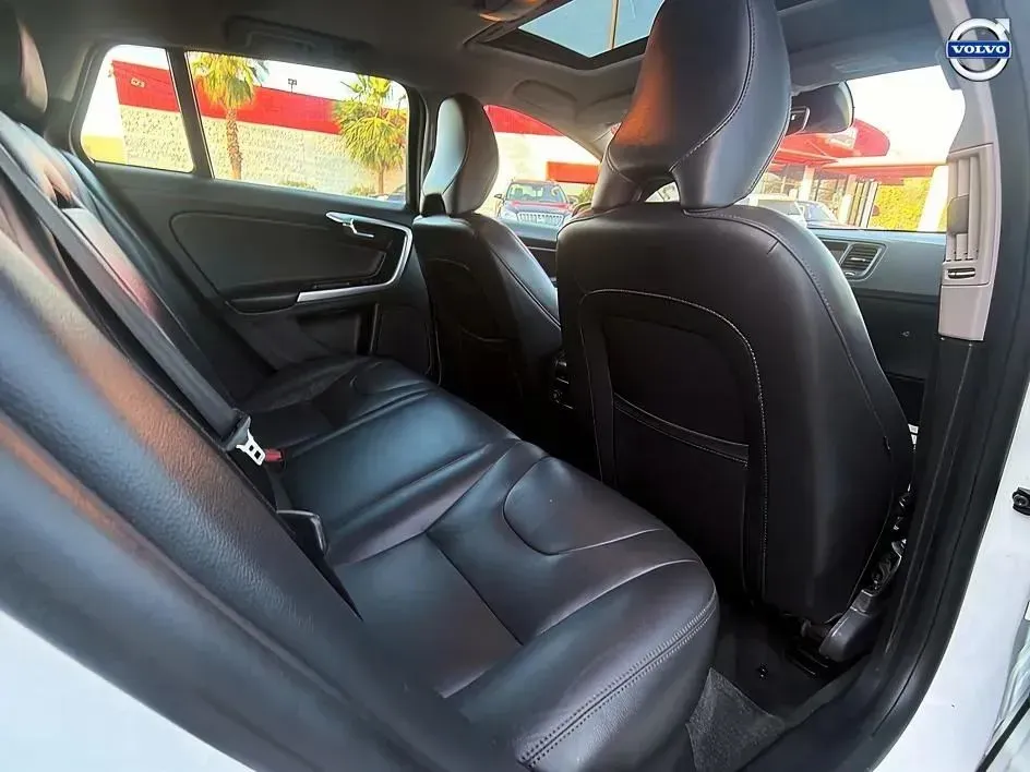 Volvo V60 photo 41