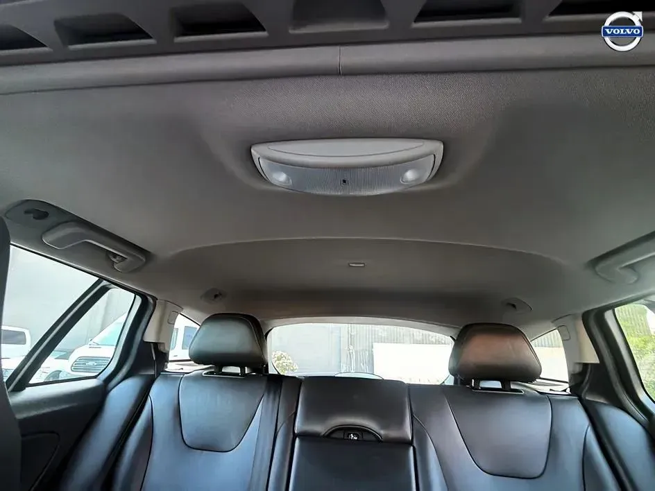 Volvo V60 photo 38