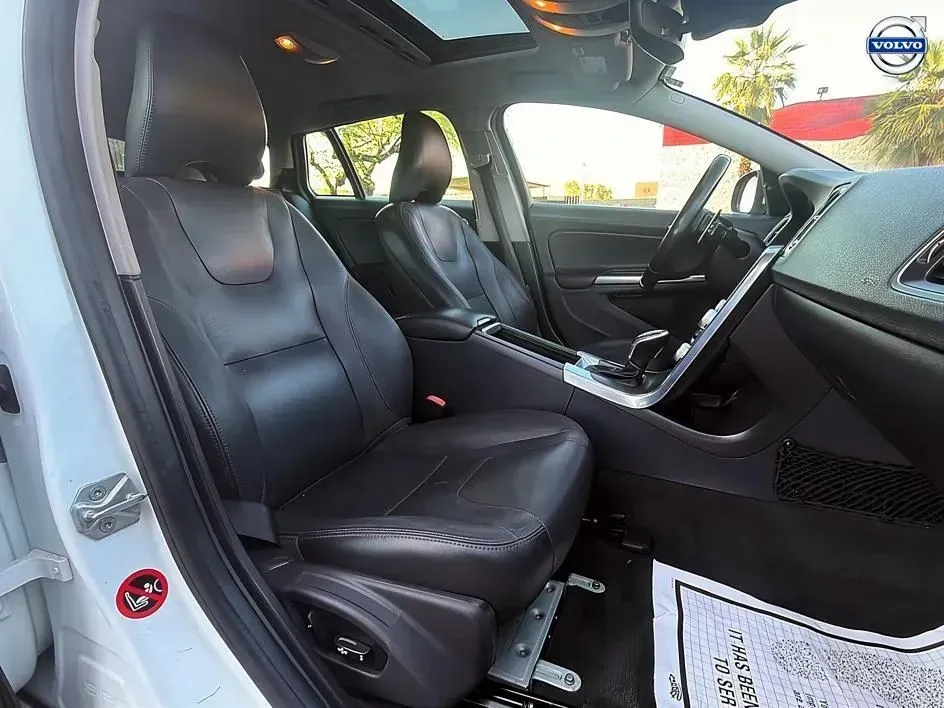 Volvo V60 photo 46