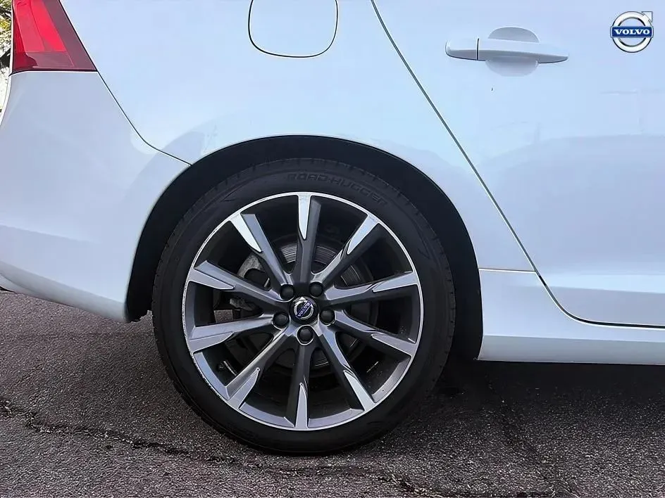 Volvo V60 photo 18